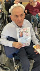 התמורה המרגשת לעבודה הקשה – מכתבי התודה של משפחות הדיירים
