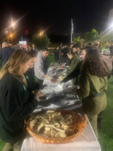 כ-120 חיילים וקצינים שממלאים תפקיד קריטי במלחמה נהנו מאירוע מושקע במיוחד של הבית הספרדי וועד העדה היהודית ספרדית