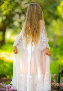 שמלות שושבינה צנועות לילדות